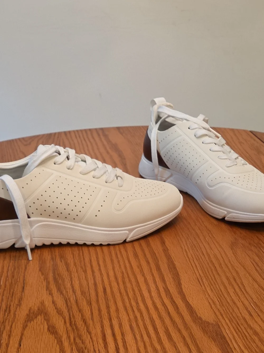 MADDEN Orthopedic Men's All-White Athletic Sneakers - Lightweight  Trainers S 9